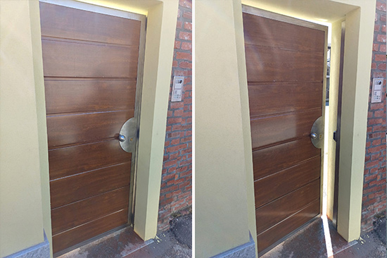 porta - settore carpenteria - Galliana (Torino)