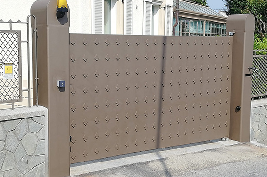 portone - settore carpenteria - Galliana (Torino)